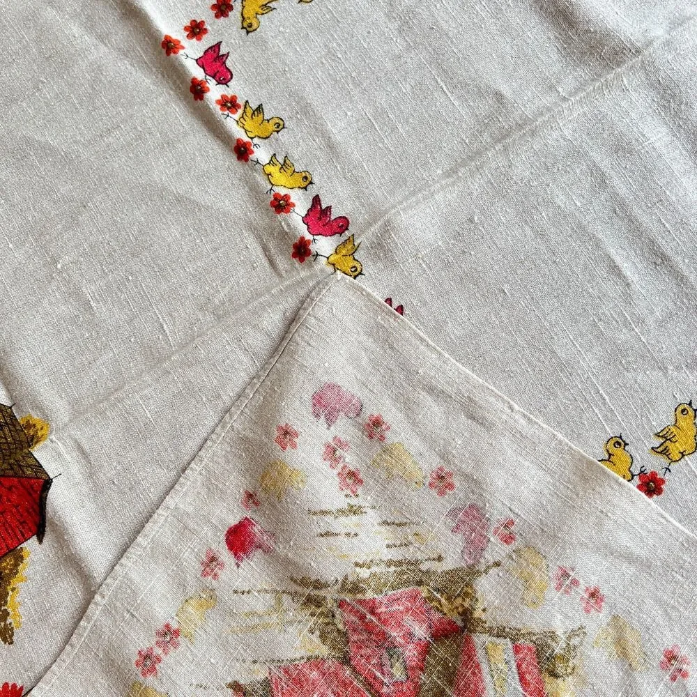 Vintage Farm House Rooster Hens Chickens Tablecloth Rectangular 63